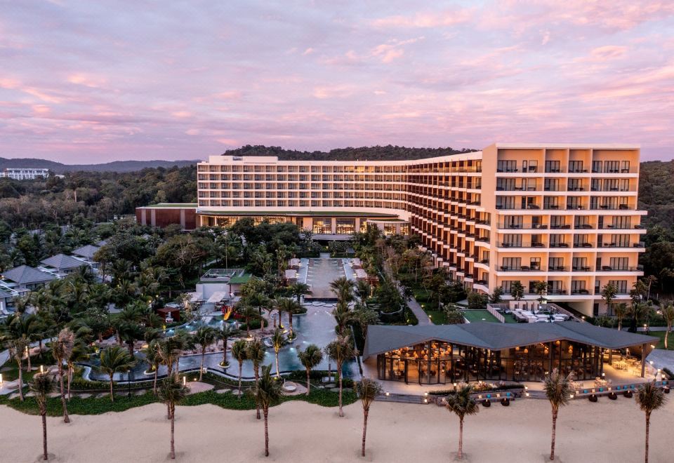 5. Crowne P..