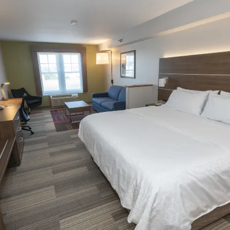 Holiday Inn Express & Suites IRON MOUNTAIN by IHG