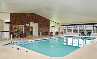 Holiday Inn Express & Suites Fort Atkinson