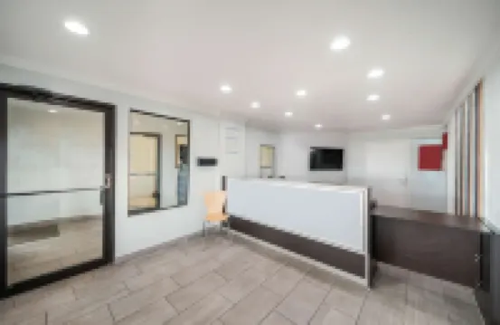 Studio 6 Laredo, TX - North I 35