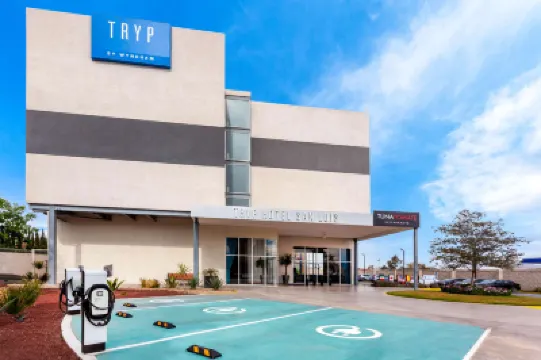 โรงแรมและสวีท TRYP by Wyndham San Luis Potosi โรงแรมใน