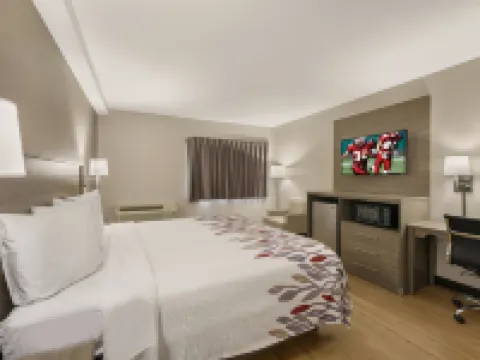 Red Roof Inn & Suites Newport -Middletown, RI Hotels in Middletown