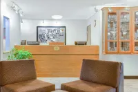 Super 8 by Wyndham Green Bay Near Stadium Hotel a De Pere