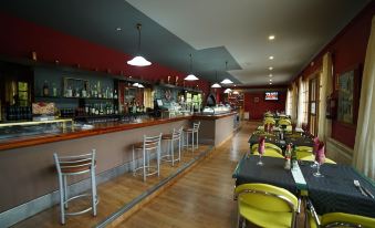 Hotel Montsant - Housity