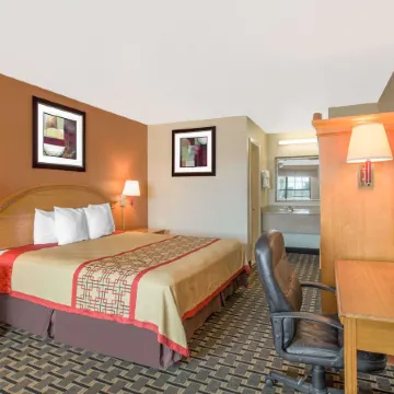 Days Inn by Wyndham Monroe La