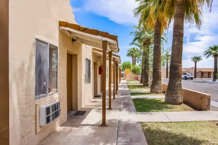 OYO Hotel Yuma AZ - I-8 US-95 Отели в г. Юма