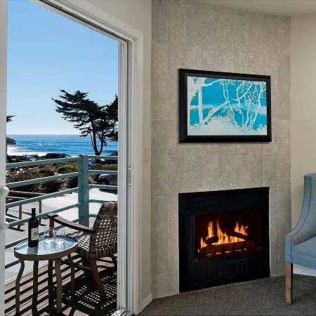 Cambria Landing Inn and Suites