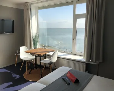 Belgische Loodsensociëteit Hotels near Sint Jacobskerk Vlissingen uit 1558