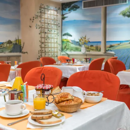 Hotel Fertel Maillot Отели рядом с достопримечательностью «Триумфальная арка»