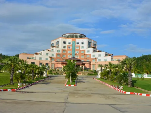 Oattara Thiri Hotel - parking