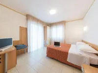 Ristorante Hotel Lucia - 100 mt Dal Mare Hotels in Cologna Spiaggia