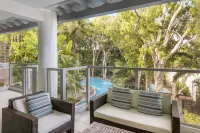 Drift Palm Cove Hotels in Trinity Beach