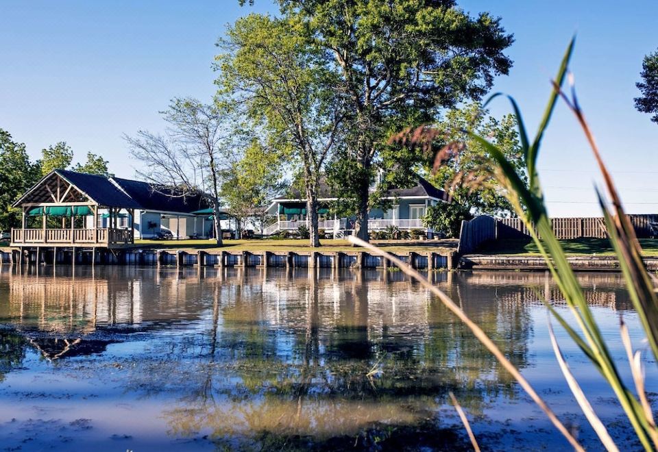 A Chateau on the Bayou Bed & Breakfast
