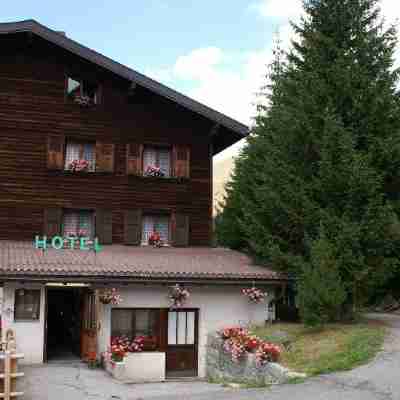 Au Bivouac de Napoleon et Spa Hotel Exterior