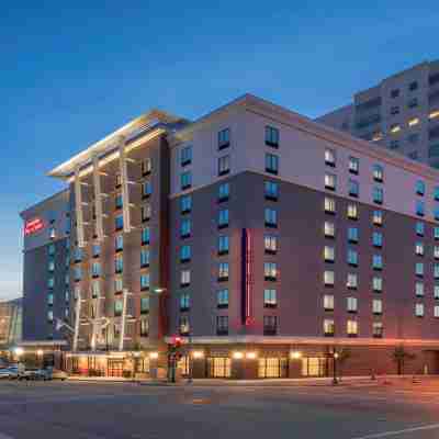 Hampton Inn and Suites Tulsa Downtown Hotel Exterior