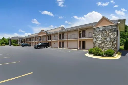 Americas Best Value Inn Canton Hotels in Canton
