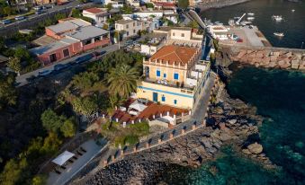 L'Ariana Isole Eolie | UNA Esperienze