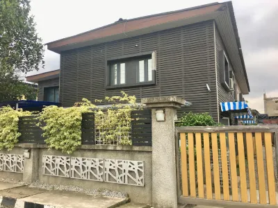Sese Cottage Hotels in Ікеджа