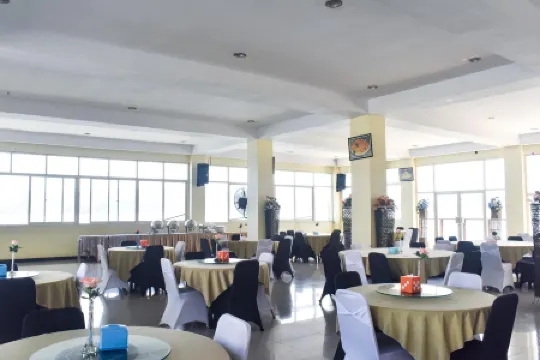 RedDoorz Plus @ Tirta Kencana Hotel