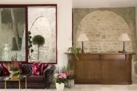 Chateau Laroche-Ploquin Hotels in Sepmes