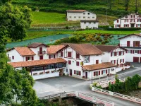 Logis Hôtel Andreinia & Cabanes Hotels in Saint-Jean-Pied-de-Port