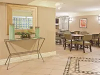 Howard Johnson by Wyndham Columbus Fort Moore - sarapan