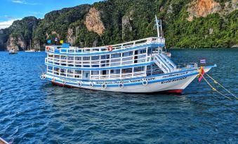 Maya Bay Sleepaboard Resort