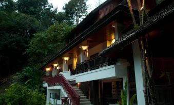 J Valley Resort