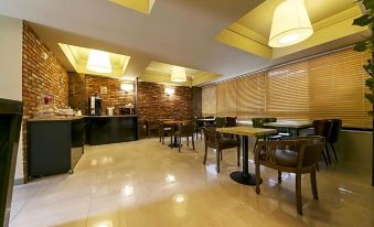 Docking Hotel