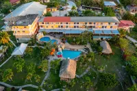 Cahal Pech Village Resort Hotele w: San Ignacio