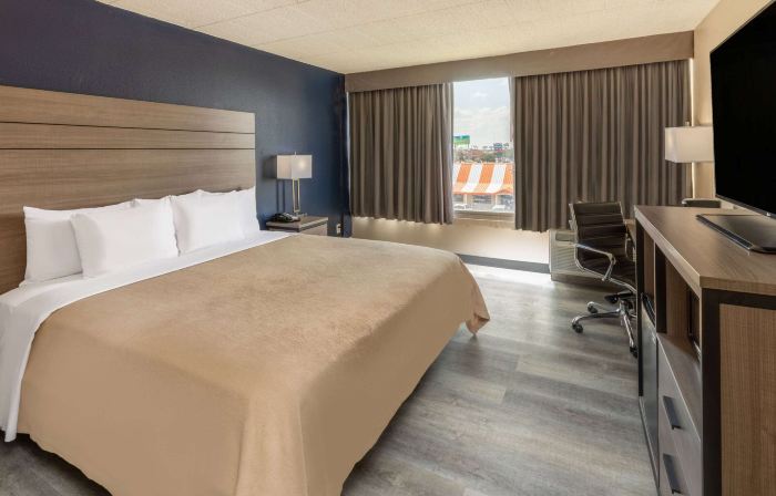 Baymont by Wyndham Laredo