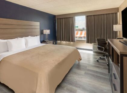 Baymont by Wyndham Laredo