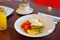 Highpoint International Hotel - Desayuno