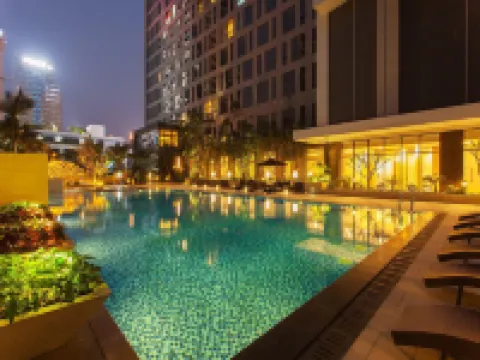 เดอะ ซัมมิท โฮเต็ล จงชาน