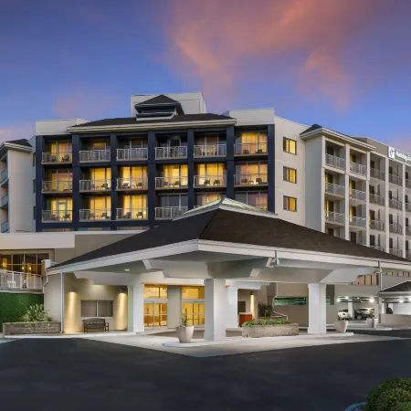 Holiday Inn Resort LUMINA ON WRIGHTSVILLE BEACH by IHG