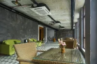 Hotel London Отели в г. Батуми
