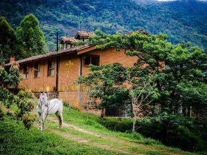 Pousada Caminho Dos Ipês