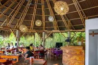 Axkan Palenque, Albercas, Gastronomia Mar y Tierra & Travel Agency - Scenic