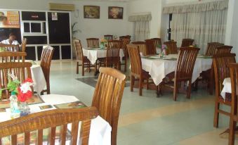 Wadoma Royale Hotel