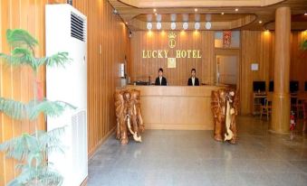 Lucky Hotel