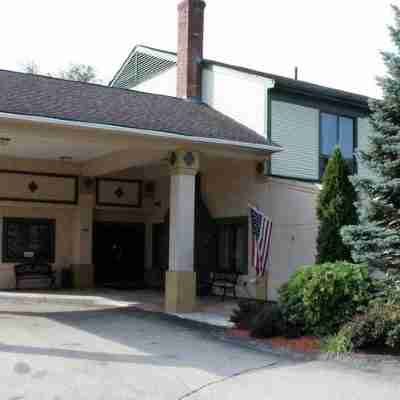 Clarion Inn Hotel Exterior