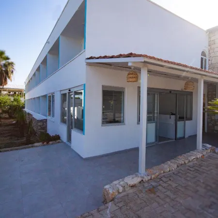 Mojo Otel Beach