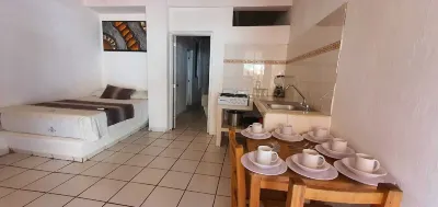 Tropical Suite Hotels near Mandarina