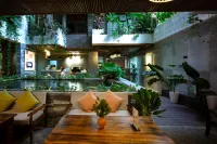 Livie Da Nang Style