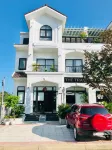 The Track Homestay - Near Bai Dai Beach  호텔