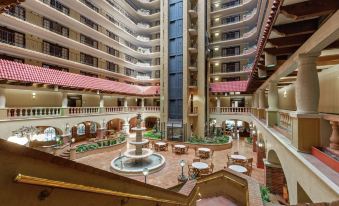 Embassy Suites by Hilton Kansas City Plaza
