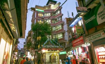 Sakura Boutique Hotel - Housity