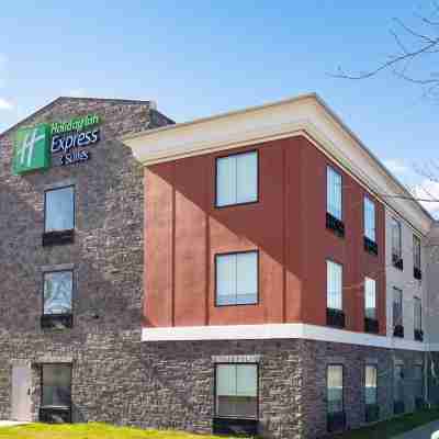 Holiday Inn Express Hotel & Suites Chester, an IHG Hotel Hotel Exterior