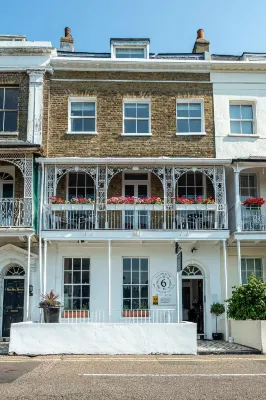 Hamiltons Boutique Hotel Hotels near Westcliff