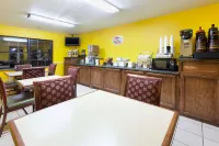 Super 8 by Wyndham Sulphur